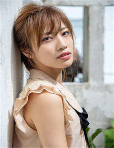 《厨房后面按住岳的大屁股-蜗牛人图片》