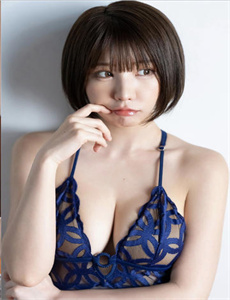 《晚上两个人打扑克的视频-我的性感阿姨》