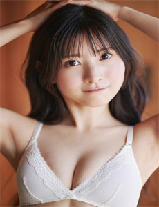 《东欧FREE性VIDEO巴西-吻戏脱戏解内衣》